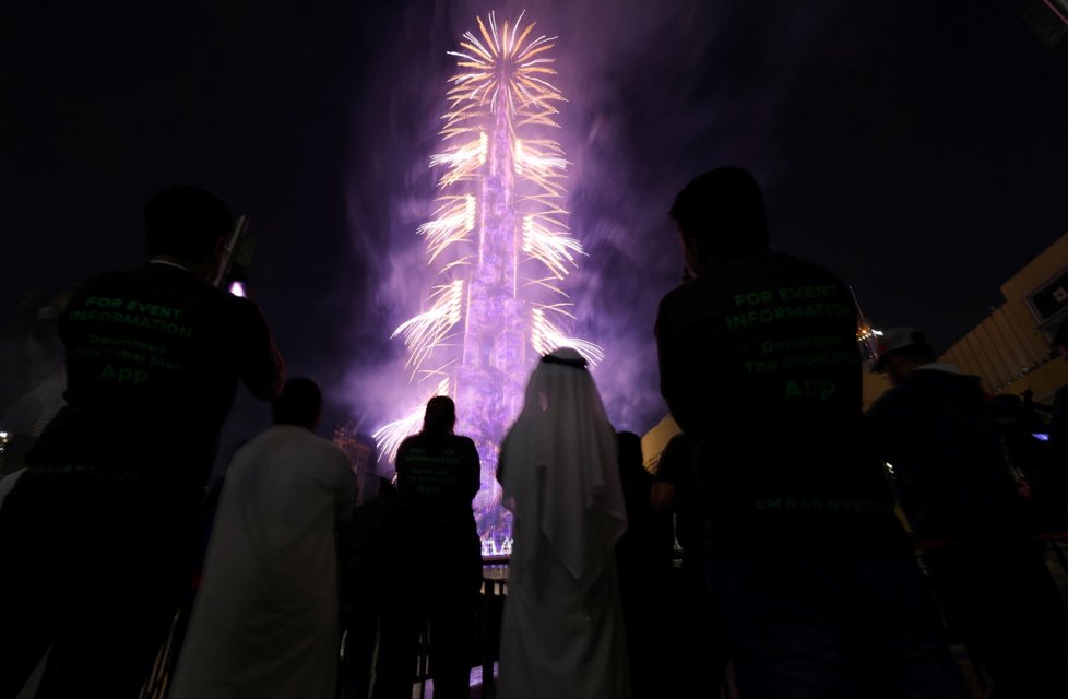 Silvestr 2019: Dubaj. Nejvyšší mrakodrap světa Budrž Chalífa v záři ohňostroje