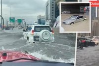 Povodeň v Dubaji: Bouře a vydatné deště zatopily ulice. Smrtící záplavy zasáhly i Karibik