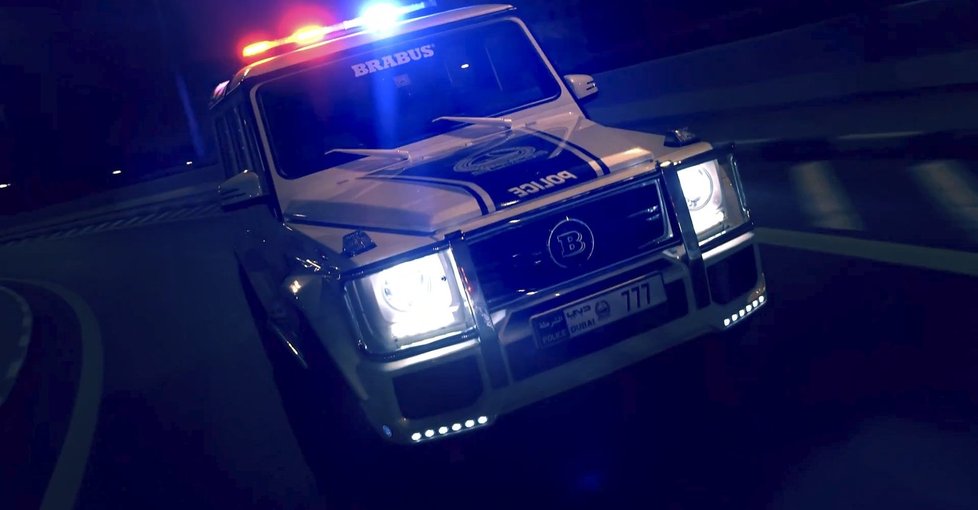 Dubajští policisté se vozí v samých pořádných žihadlech!