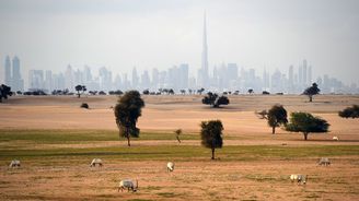 V Dubaji vyrábějí vlastní déšť. Pomocí dronů vysílají elektrické impulzy do mraků