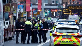 Útočník v Dublinu pobodal pět lidí, včetně tří dětí. (23. listopadu 2023)