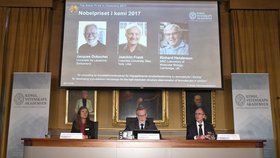 Chemici Jacques Dubochet, Joachim Frank a Richard Henderson dostali Nobelovu cenu.
