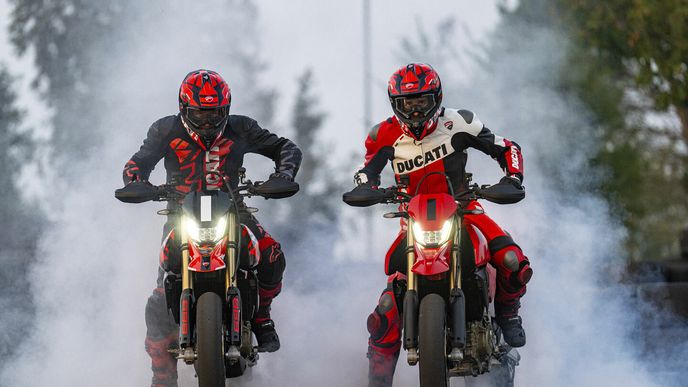 Ducati Hypermotard 698 Mono a Ducati Hypermotard 698 Mono RVE Ducati Hypermotard 698 Mono a Ducati Hypermotard 698 Mono RVE