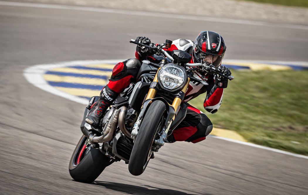 Ducati Monster 1200 S