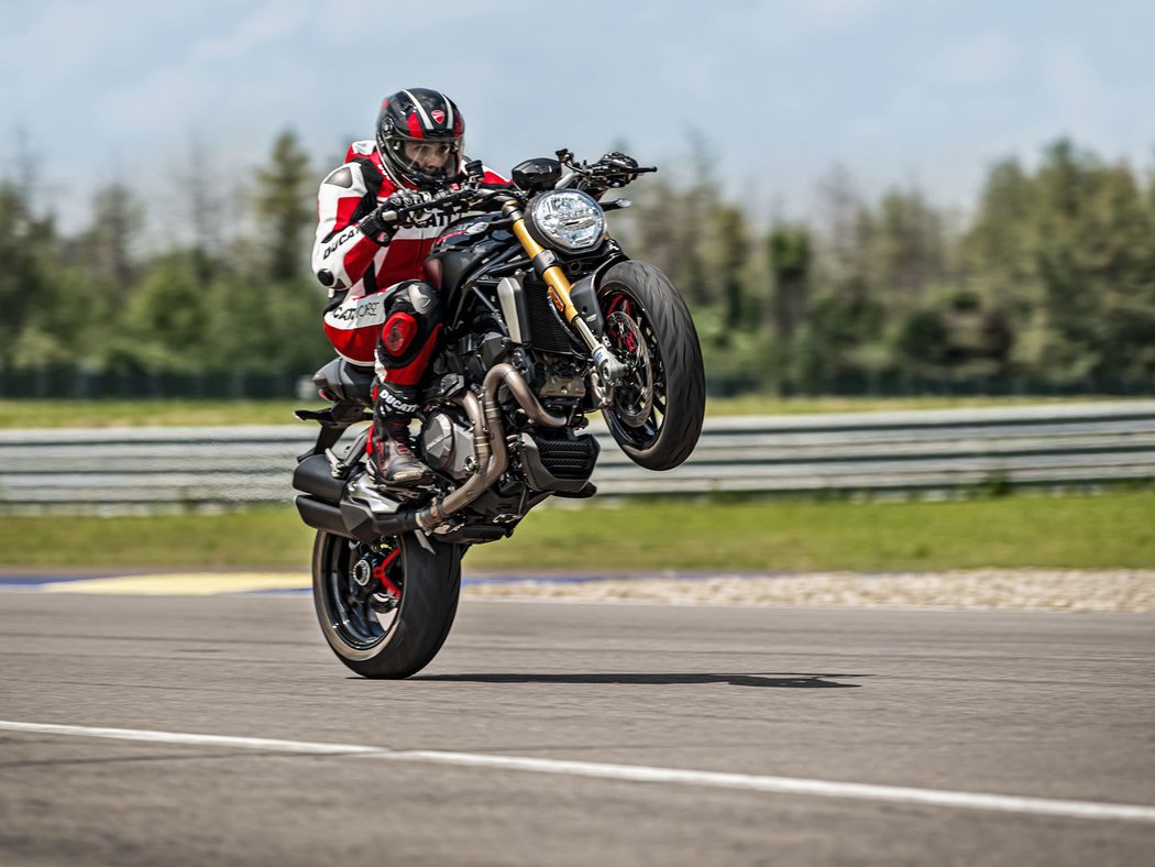 Ducati Monster 1200 S