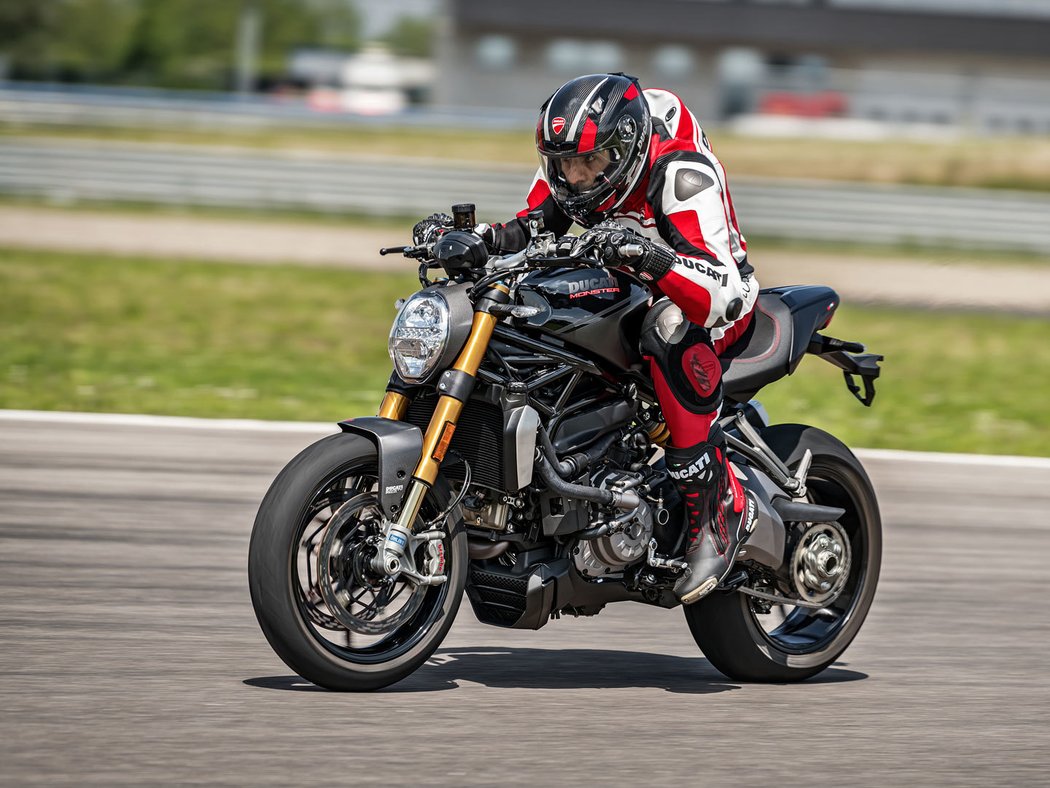 Ducati Monster 1200 S