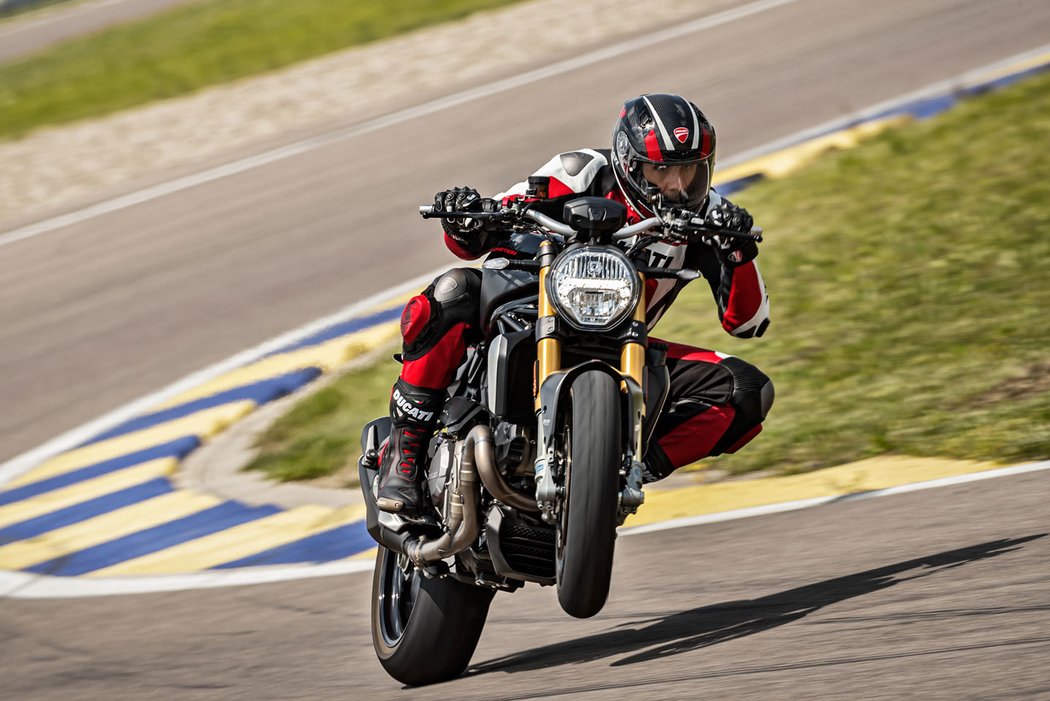 Ducati Monster 1200 S