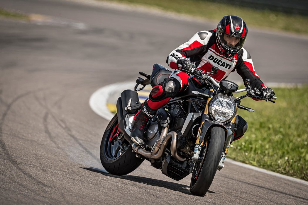 Ducati Monster 1200 S