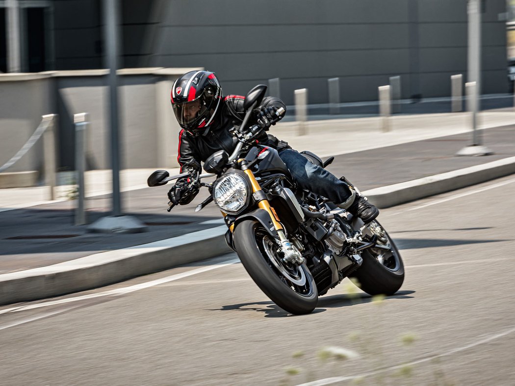 Ducati Monster 1200 S