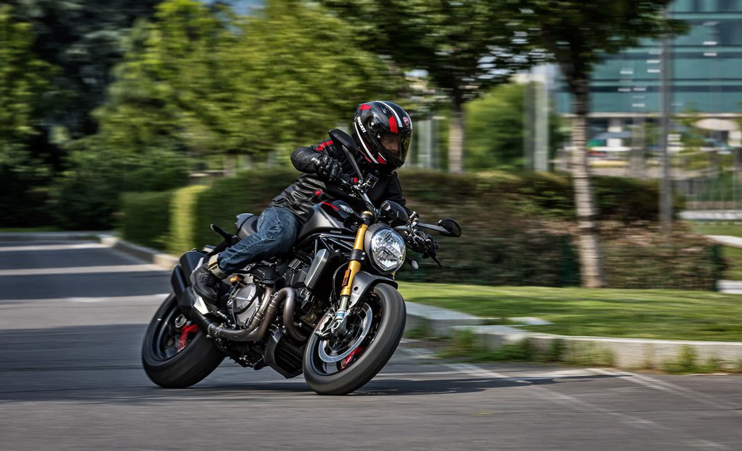 Ducati Monster 1200 S