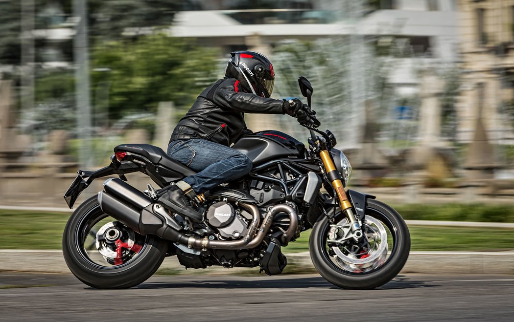 Ducati Monster 1200 S