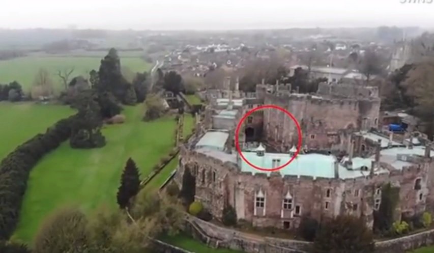 Muž natočil ducha pomocí dronu.