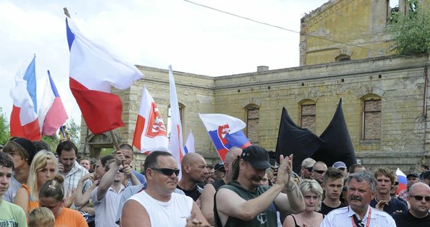 Extrémisté na radnici: ČSSD se v Duchcově spojila s Dělnickou stranou