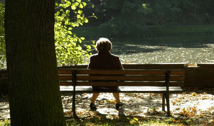 Vdovský a vdovecký důchod: Výše, nárok a valorizace v roce 2024