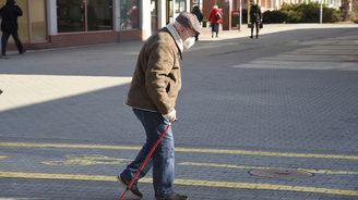 Senioři si na podzim polepší o 700 korun. Letos dostanou přidáno celkem dva a půl tisíce