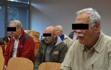 Tři muži údajně odvlekli ženu. Senior (69): Jsem únosce, ale ne zloděj!