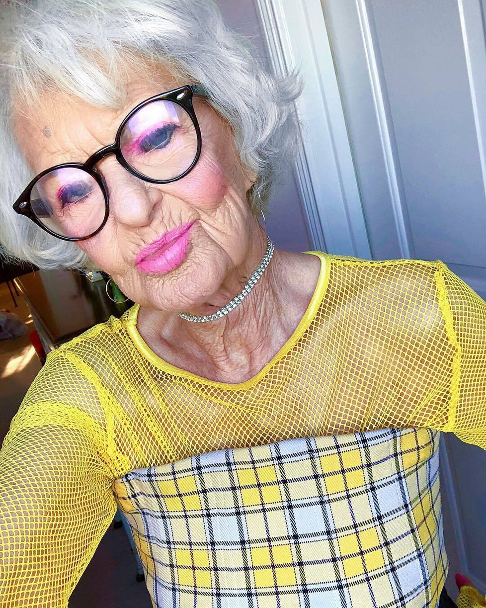 Nejvíc trendy babička internetu! Ve svých 94 letech dobyla sociální sítě