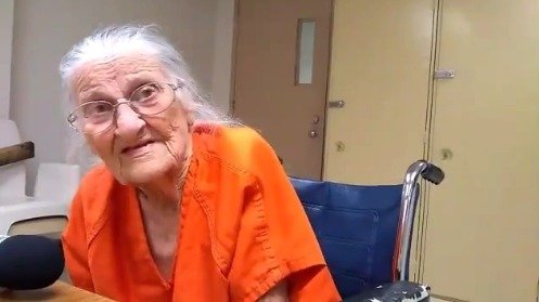 Floridská důchodkyně skončila ve vězení, protože třikrát nezaplatila domově důchodců nájem.
