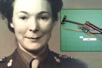 Britská důchodkyně u sebe skrývala sbírku válečných zbraní - prý bývala špionka