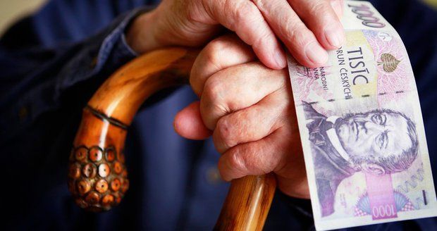 Důchody vzrostou znovu asi o 900 korun. Maláčová má ještě jednu neznámou