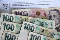 Na důchod si spoří o 74 tisíc lidí méně. Průměrný příspěvek klesl na 834 Kč