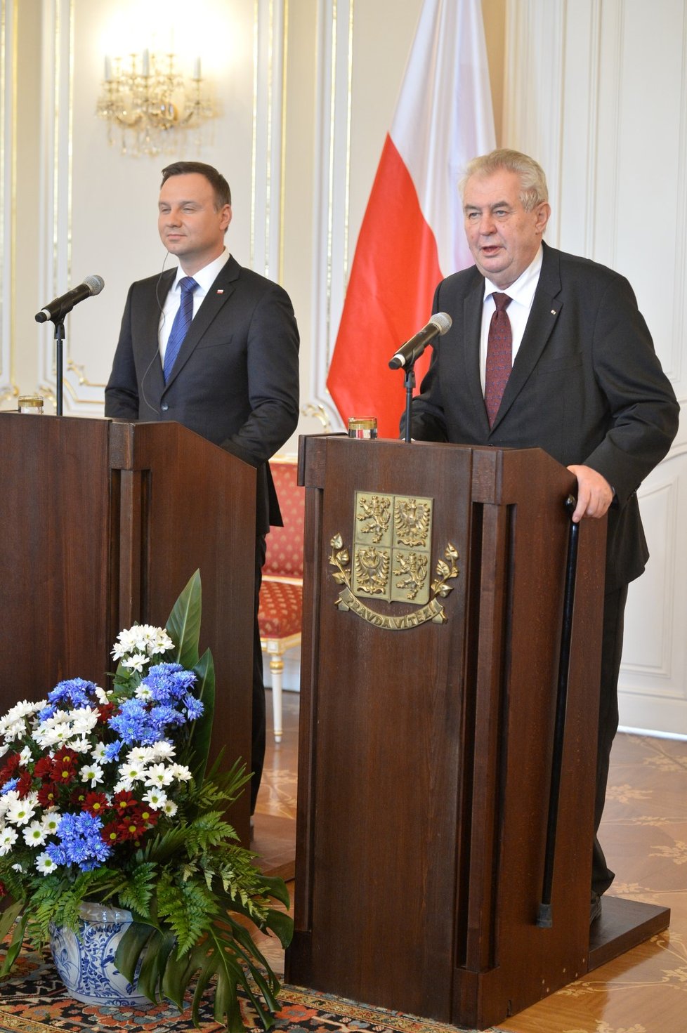 Český prezident Miloš Zeman se svým polským protějškem Andrzejem Dudou na Pražském hradě (2016)