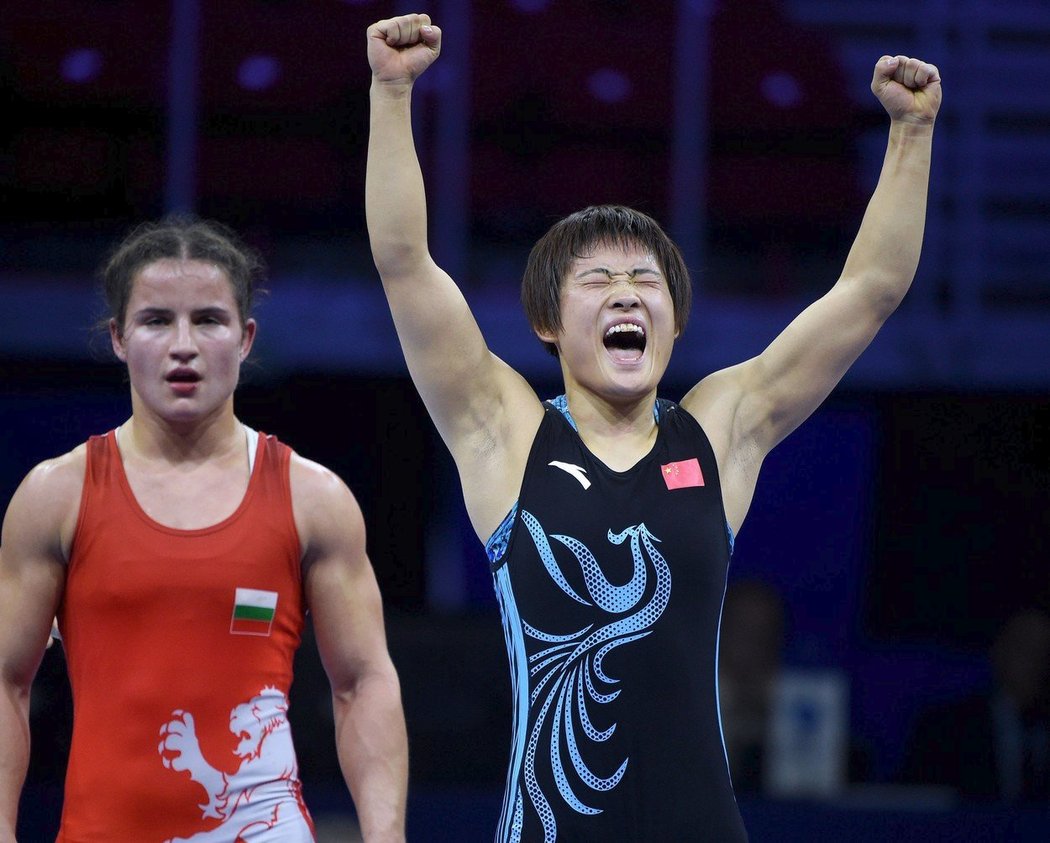 Biljana Dudovová bojuje ve finále mistrovství světa proti Číňance Rong Ningning.  