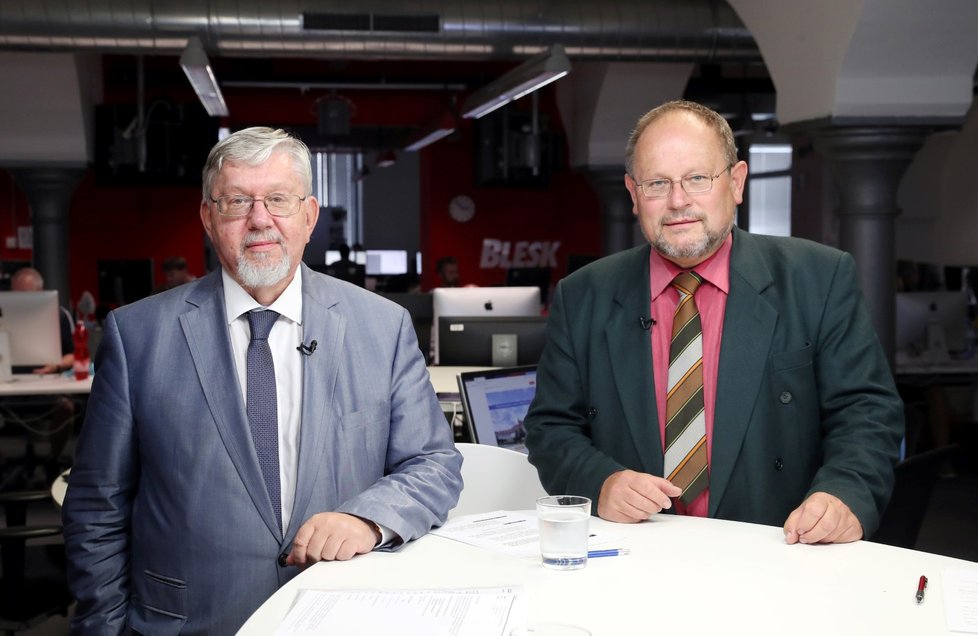 Duel Blesk Zpráv před senátními volbami 2018: ÚStavní právník Aleš Gerloch (vlevo) a komunista Milan Mňuk (vpravo)