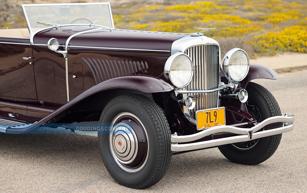 Duesenberg Model J Convertible-Coupe z roku 1930 nového majitele stál 3.965.000 dolarů, tedy 86,25 milionu korun.