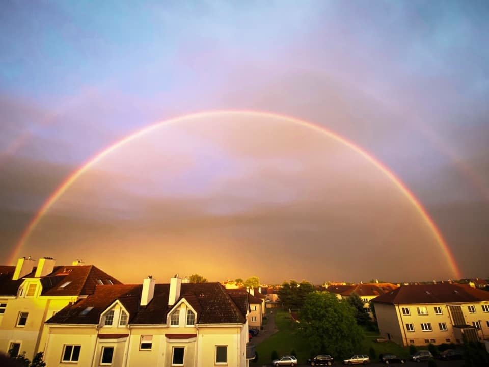 Duhu mohli vidět obyvatelé Pardubického kraje. (6. 6. 2020)