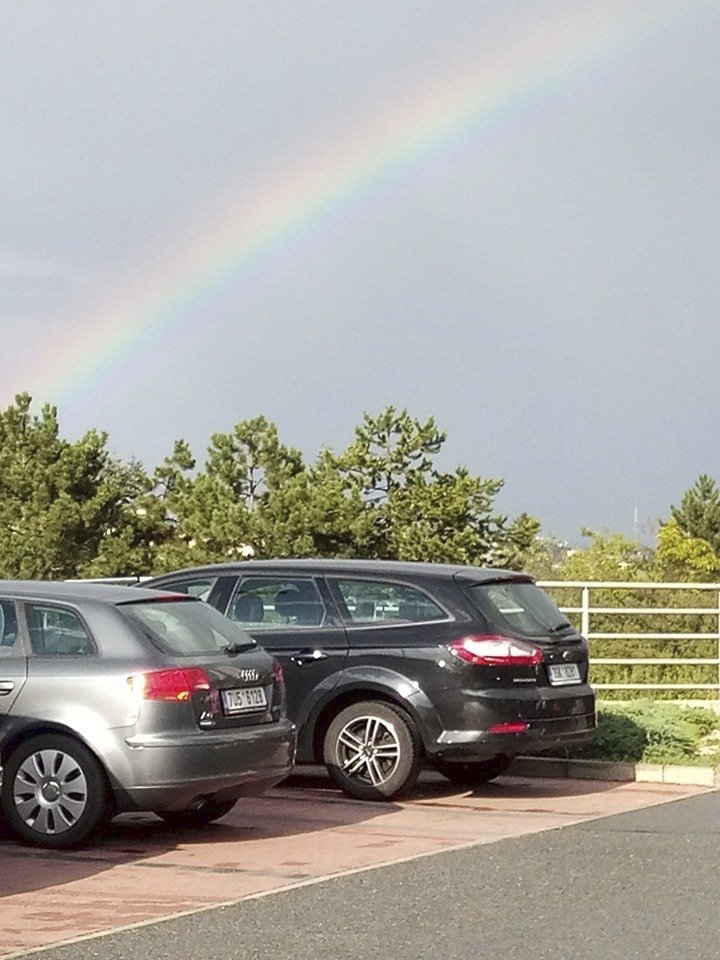 Duha v pražských Stodůlkách. (14. 8. 2019)