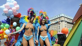 Prague Pride vrcholí: Duhový pochod prošel Prahou!