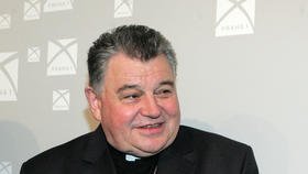 "Pacient se nesmí stát obětí sporu," tvrdí arcibiskup Duka.