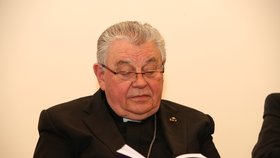 Knize požehnal arcibiskup Duka.