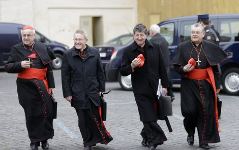 Kardinálové, včetně Dominika Duky, mají ve Vatikánu i ochranku.