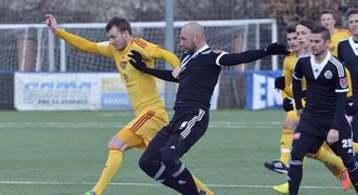 Dukla má problém s útočníky. Ke zraněným cizincům se přidal Krmenčík