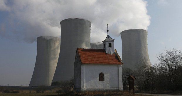 Dukovany obsadí armáda: Jadernou elektrárnu budou hlídat vojáci až do pátku