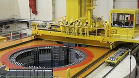 Výměna jaderného paliva v jaderné elektrárně Dukovany