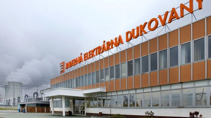Vláda podle premiéra Petra Fialy (ODS) v nejbližších týdnech vyhlásí tendr na stavbu nového bloku Jaderné elektrárny Dukovany. Vyhodnocení by mělo být uzavřeno do konce roku 2024.
