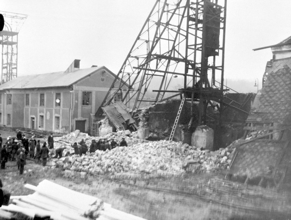 Důlní neštěstí na Teplicku si vyžádalo 144 obětí.