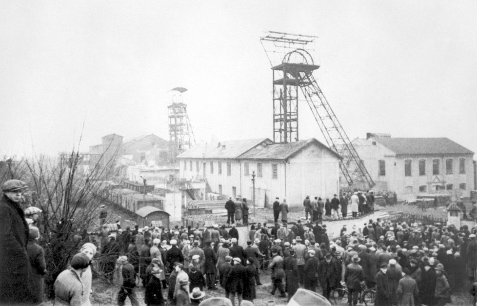 Důlní neštěstí na Teplicku si vyžádalo 144 obětí.
