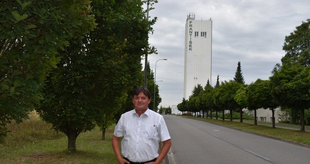 „Měla jít k zemi, těžní věž František ale se ale stala oblíbeným turistickým cílem," říká starosta Horní Suché Jan Lipner.