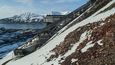 Důl Santy Clause: Lidé nejen z Longyearbyenu nosí k zaniklému dolu 2b svá vánoční přání