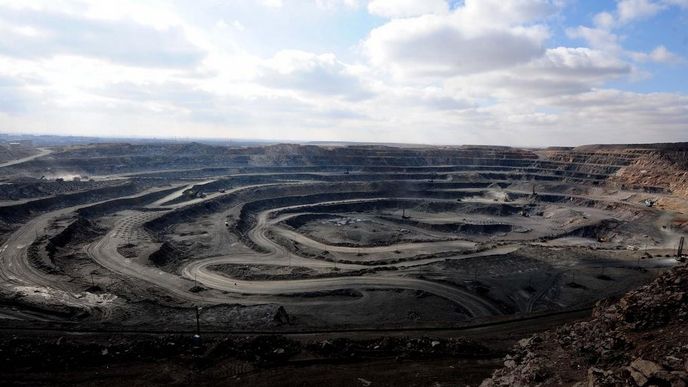 Důl v oblasti Bayan Obo na severu Číny, kde se těží vzácné kovy