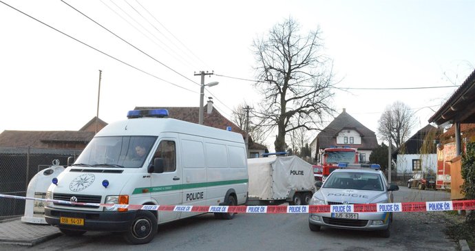 Policisté v Rožné po nálezu munice zcela uzavřeli část obce
