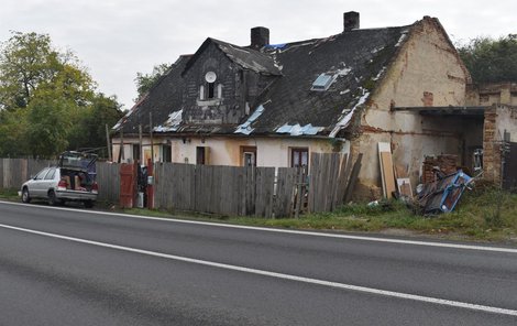 Dům rodiny Šivákových na okraji Zimoře děsí na první pohled.