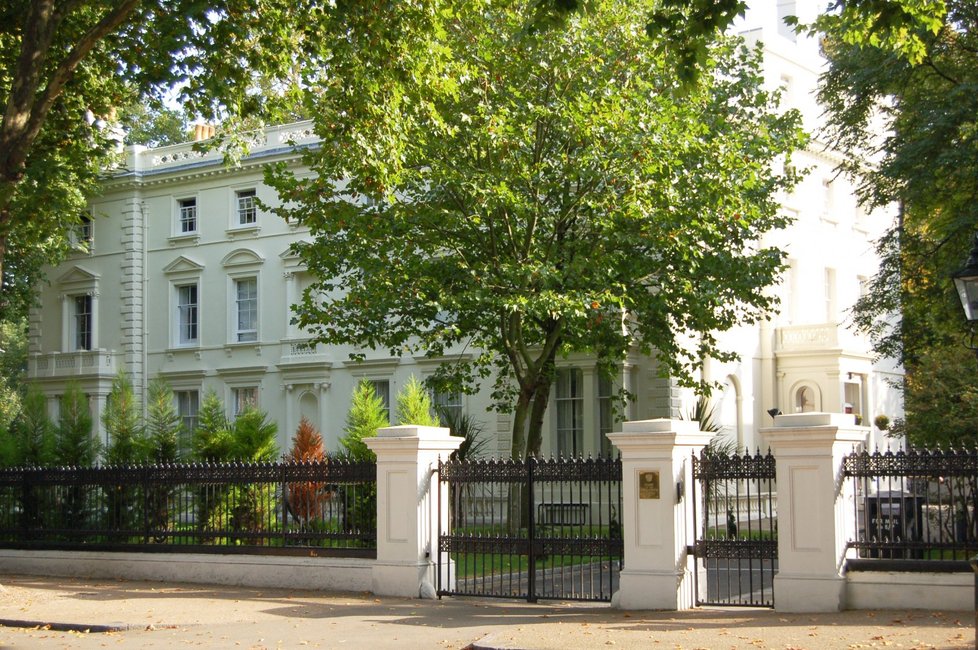 Tohle jsou nejdražší domy na Kensington palace gardens