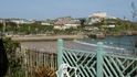 Dům na útesu v anglickém městečku Newquay Dům na útesu v anglickém městečku Newquay