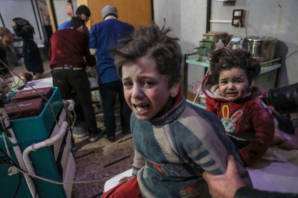 Děti zasažené útokem na město Dúmá, který vyprovokoval úder západních spojenců.