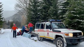 Náročná akce záchranářů v Nízkých Tatrách, turista spadl z vrcholu nejvyšší hory.